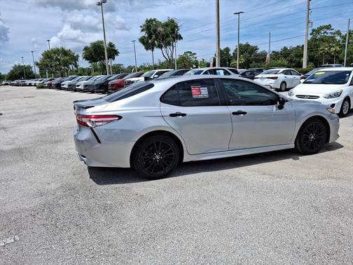 2020 Toyota Camry SE