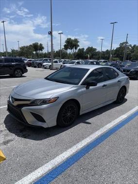 2020 Toyota Camry SE