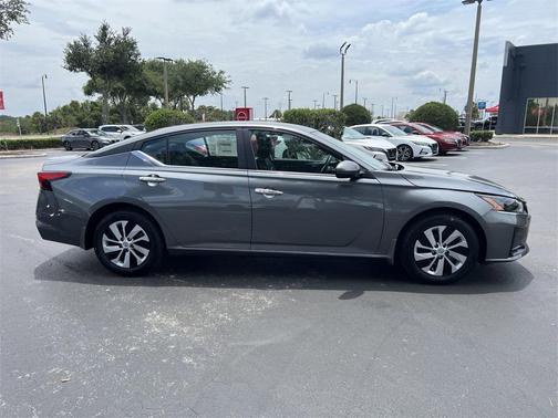 2025 Nissan Altima S FWD