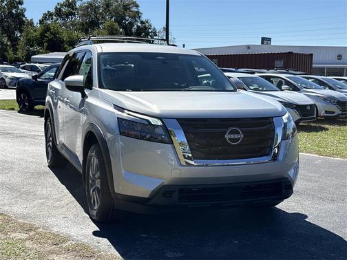 2025 Nissan Pathfinder SV FWD