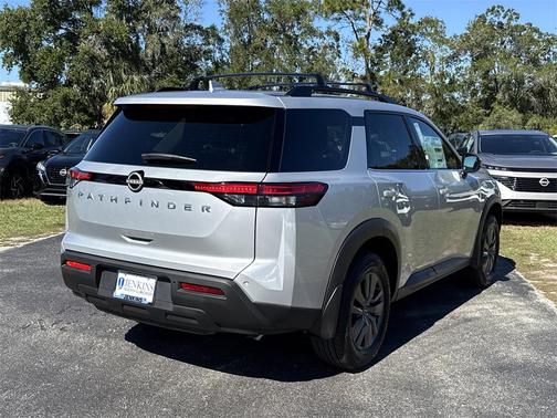 2025 Nissan Pathfinder SV FWD
