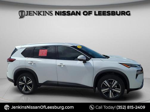 Everest White Pearl 2024 Nissan Rogue SL