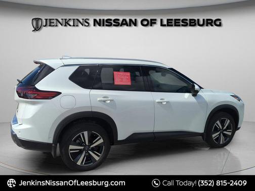 Everest White Pearl 2024 Nissan Rogue SL