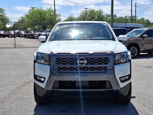 2025 Nissan Frontier SV