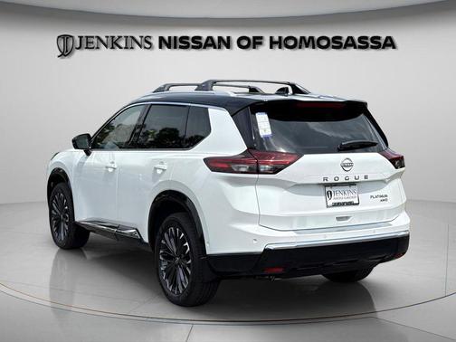 Everest White Pearl/Super Black 2026 Nissan Rogue Platinum