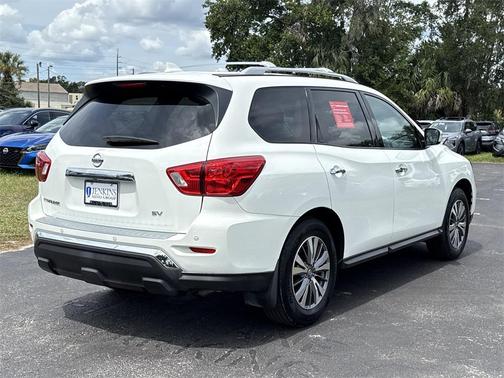 2020 Nissan Pathfinder SV