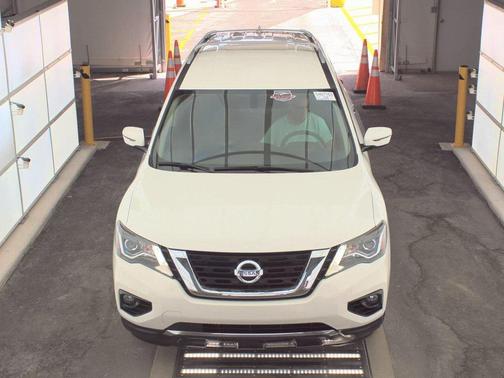 2020 Nissan Pathfinder SV