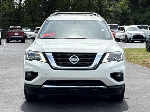 2020 Nissan Pathfinder SV