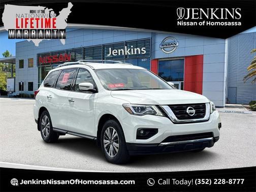 2020 Nissan Pathfinder SV