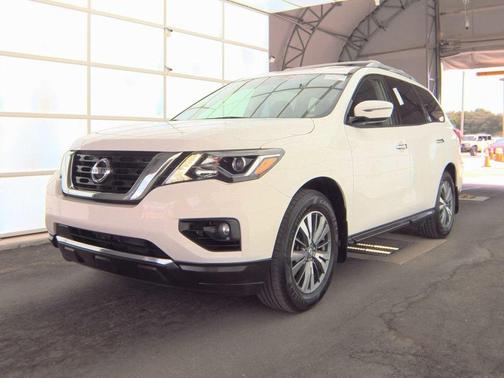 2020 Nissan Pathfinder SV