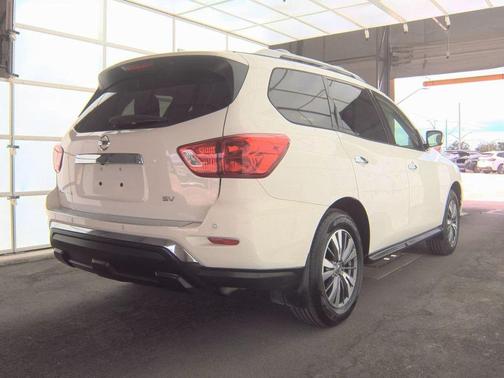 2020 Nissan Pathfinder SV