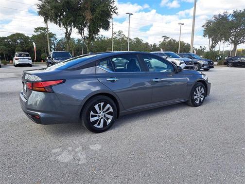 2025 Nissan Altima S FWD