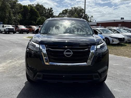 2025 Nissan Pathfinder SV FWD