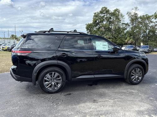 2025 Nissan Pathfinder SV FWD