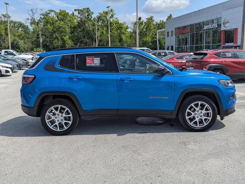 2022 Jeep Compass Latitude Lux