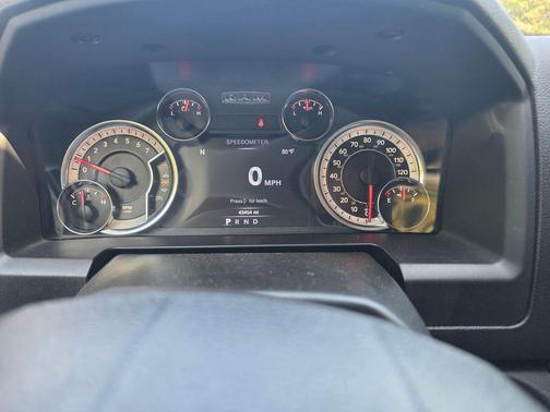 Bright White Clearcoat 2023 RAM 1500 Classic SLT