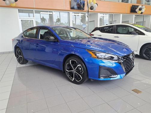 2025 Nissan Altima SR FWD