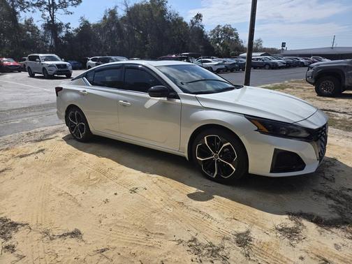 2023 Nissan Altima SR FWD