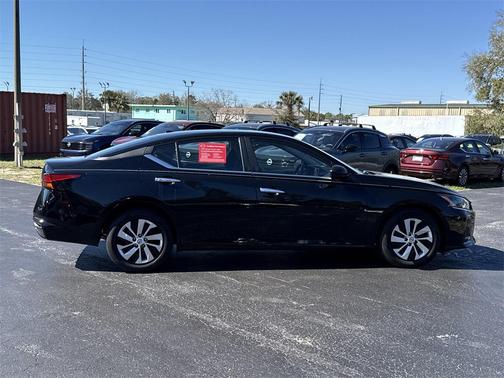 2025 Nissan Altima S FWD