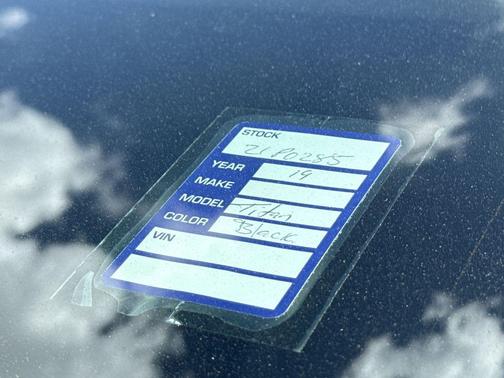 Magnetic Black Metallic 2019 Nissan Titan SV