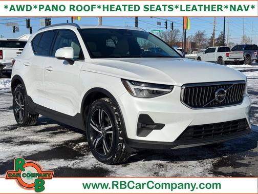 2023 Volvo XC40 B5 Plus Bright Theme