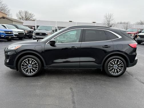 2021 Ford Escape PHEV Titanium