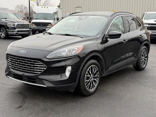 2021 Ford Escape PHEV Titanium