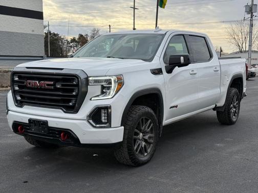 White 2022 GMC Sierra 1500 Limited AT4