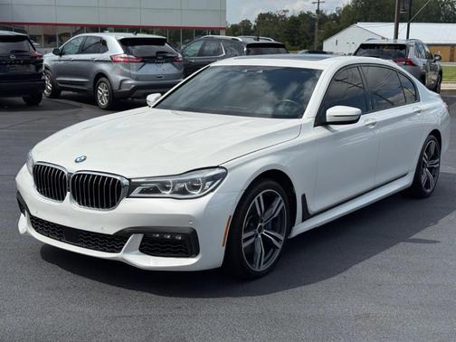 2017 BMW 750 i