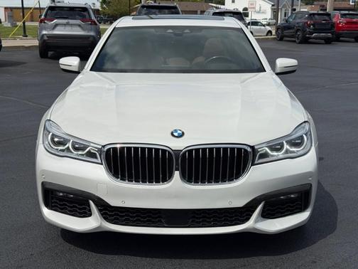 2017 BMW 750 i