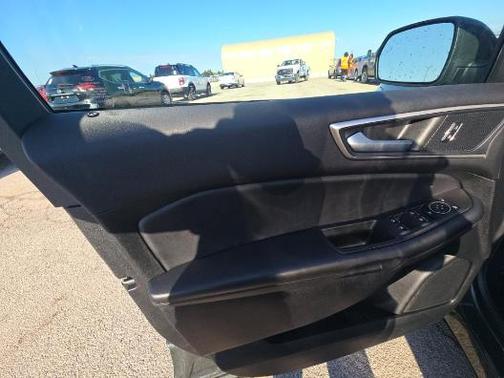 Green 2023 Ford Edge SEL
