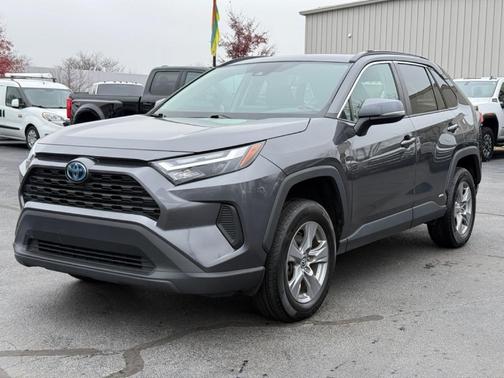 2022 Toyota RAV4 Hybrid XLE