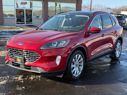 2022 Ford Escape Titanium Hybrid