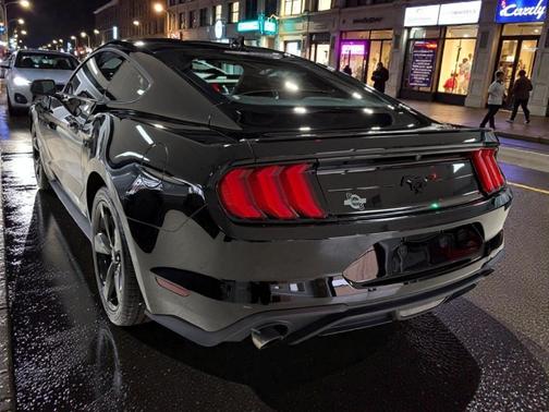 2022 Ford Mustang EcoBoost