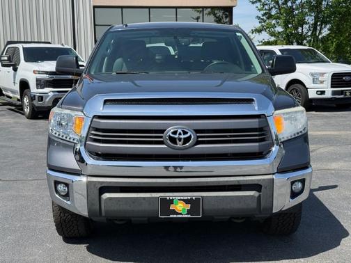 Gray 2015 Toyota Tundra SR5