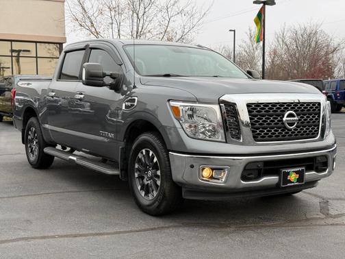 2017 Nissan Titan SV