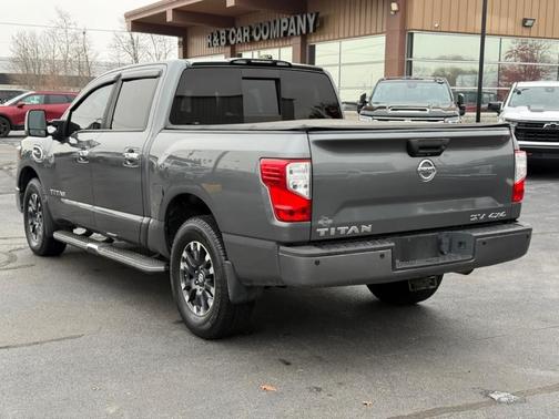 2017 Nissan Titan SV