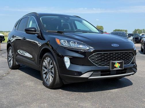 2022 Ford Escape Titanium Hybrid