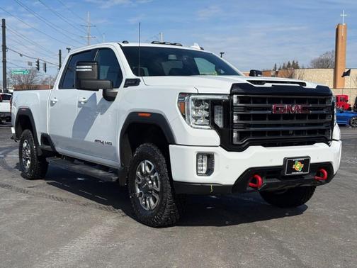 White 2022 GMC Sierra 2500 AT4
