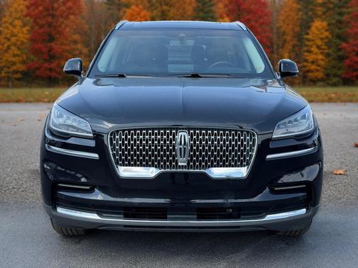 Infinite Black Metallic Clearcoat 2022 Lincoln Aviator Standard AWD
