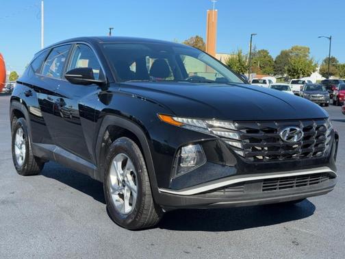2022 Hyundai TUCSON SE