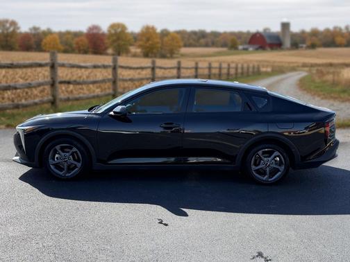 Aurora Black Pearl 2025 Kia K4 LXS
