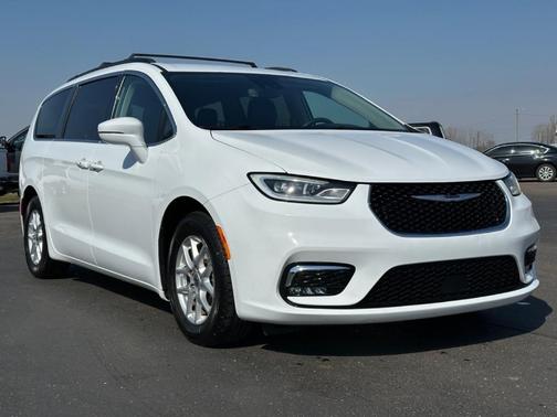 2022 Chrysler Pacifica Touring-L
