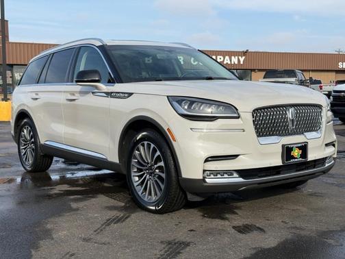 White 2021 Lincoln Aviator Reserve AWD