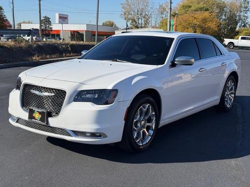 2017 Chrysler 300C Platinum