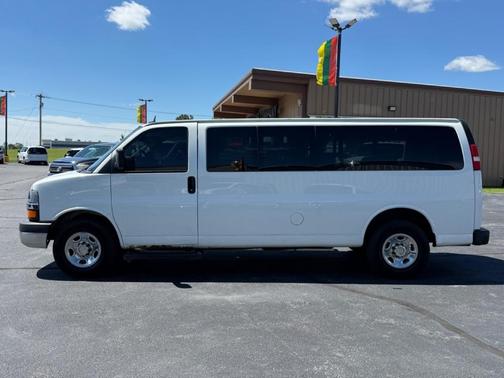 Summit White 2012 Chevrolet Express 3500 LT