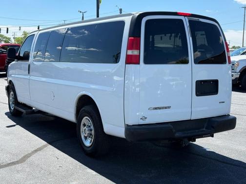 Summit White 2012 Chevrolet Express 3500 LT
