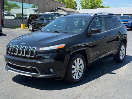 Black 2018 Jeep Cherokee Overland