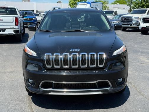 Black 2018 Jeep Cherokee Overland