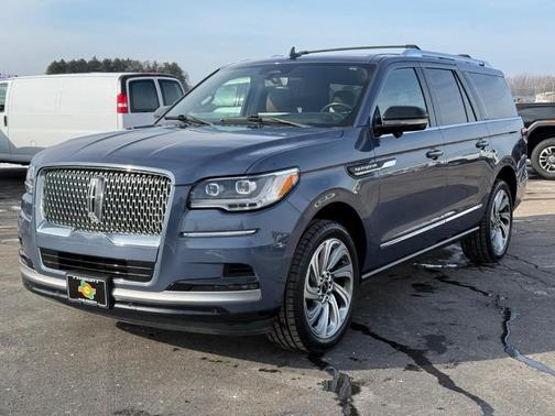 2023 Lincoln Navigator L Reserve